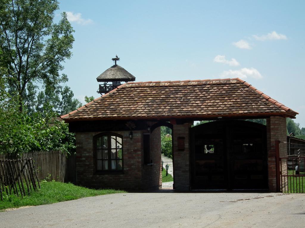 Guest House Zasavica Dış mekan fotoğraf